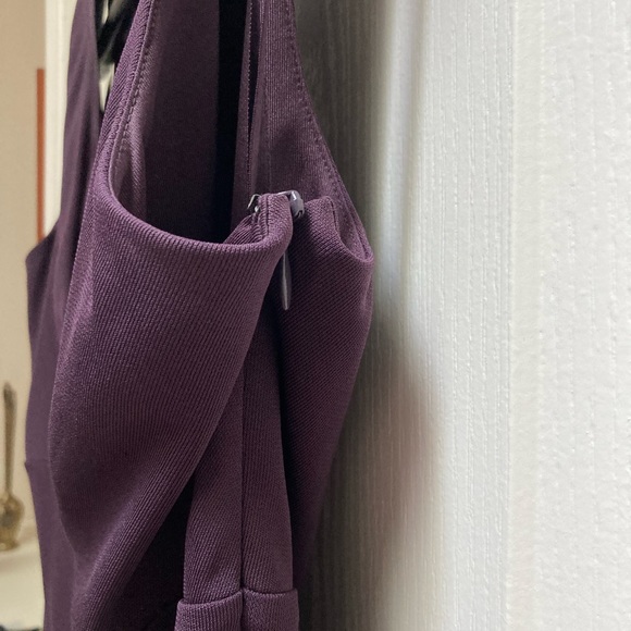 ANNE TAYLOR LOFT formal Sheath in rich plum. V-neck Ribbon trim Sidezip. Size 14 - Picture 2 of 7